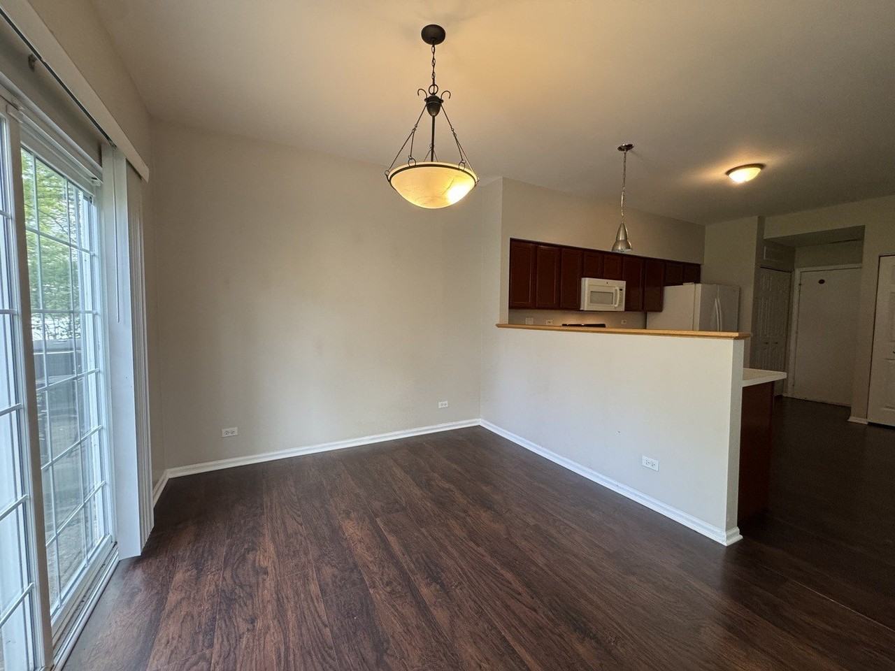 1913 Golden Gate Ln - Photo 5 of 11