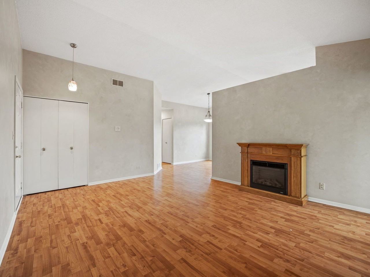 216 Stoneybrook Ln #2C - Photo 7 of 16