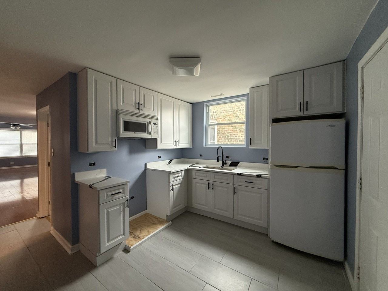 7958 S Kingston Ave #2 - Photo 4 of 9