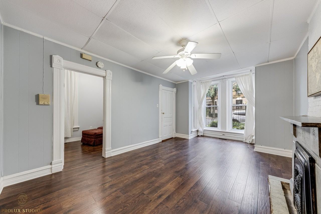 1012 S Oakley Blvd #1 - Photo 4 of 10