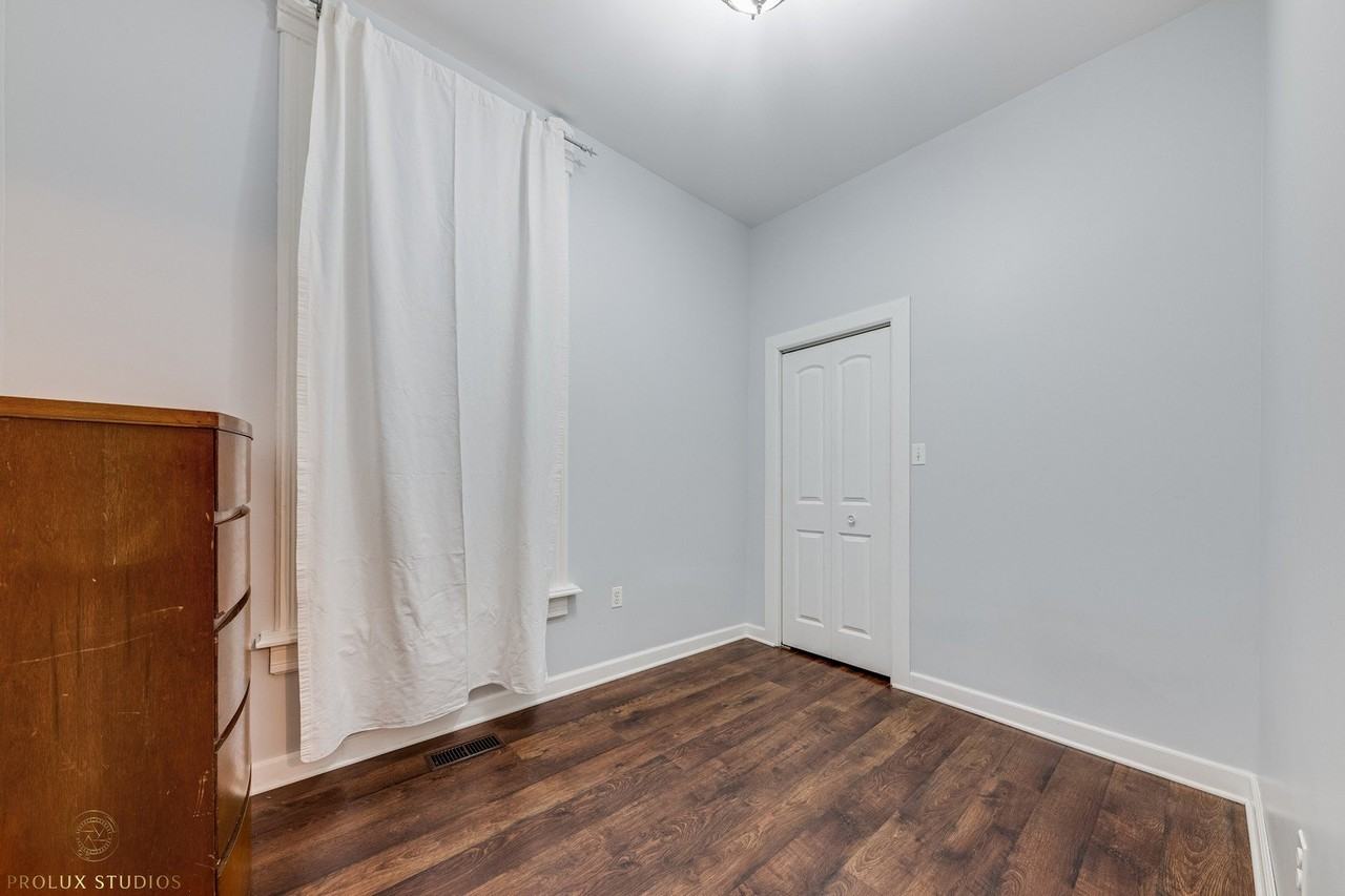 1012 S Oakley Blvd #1 - Photo 7 of 10