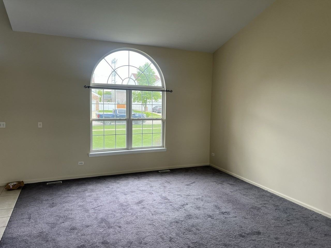 437 S Orchard Dr - Photo 2 of 22