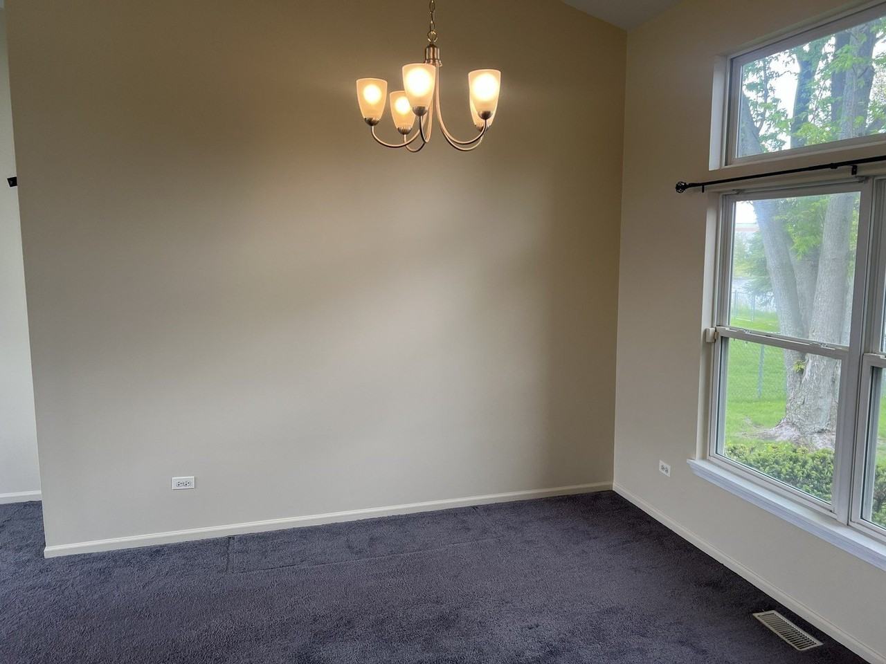 437 S Orchard Dr - Photo 4 of 22