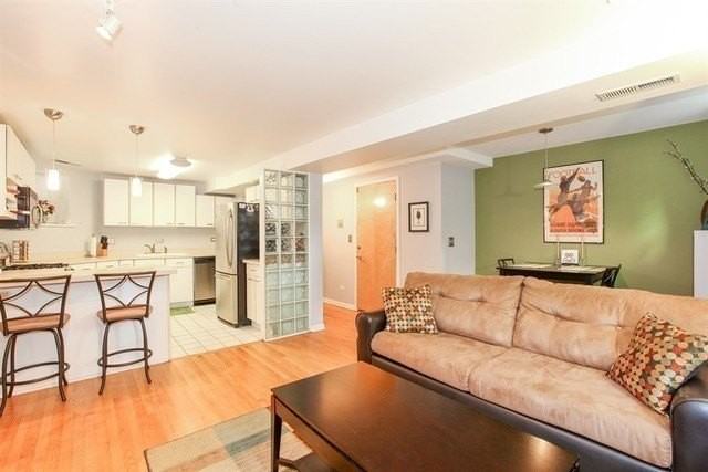 2839 N Burling St #G - Photo 3 of 11
