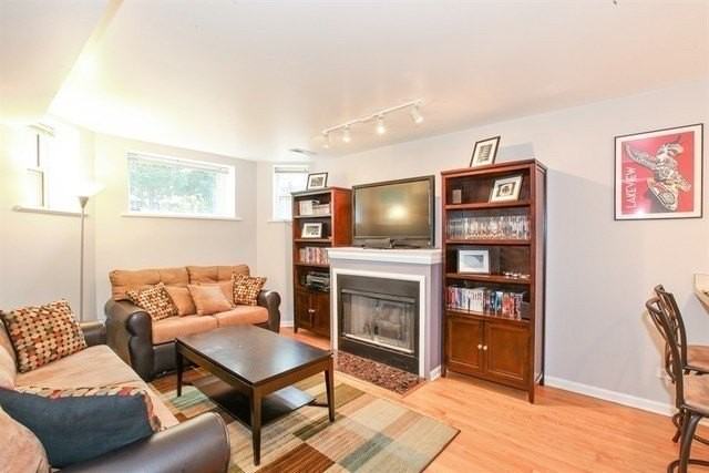 2839 N Burling St #G - Photo 4 of 11