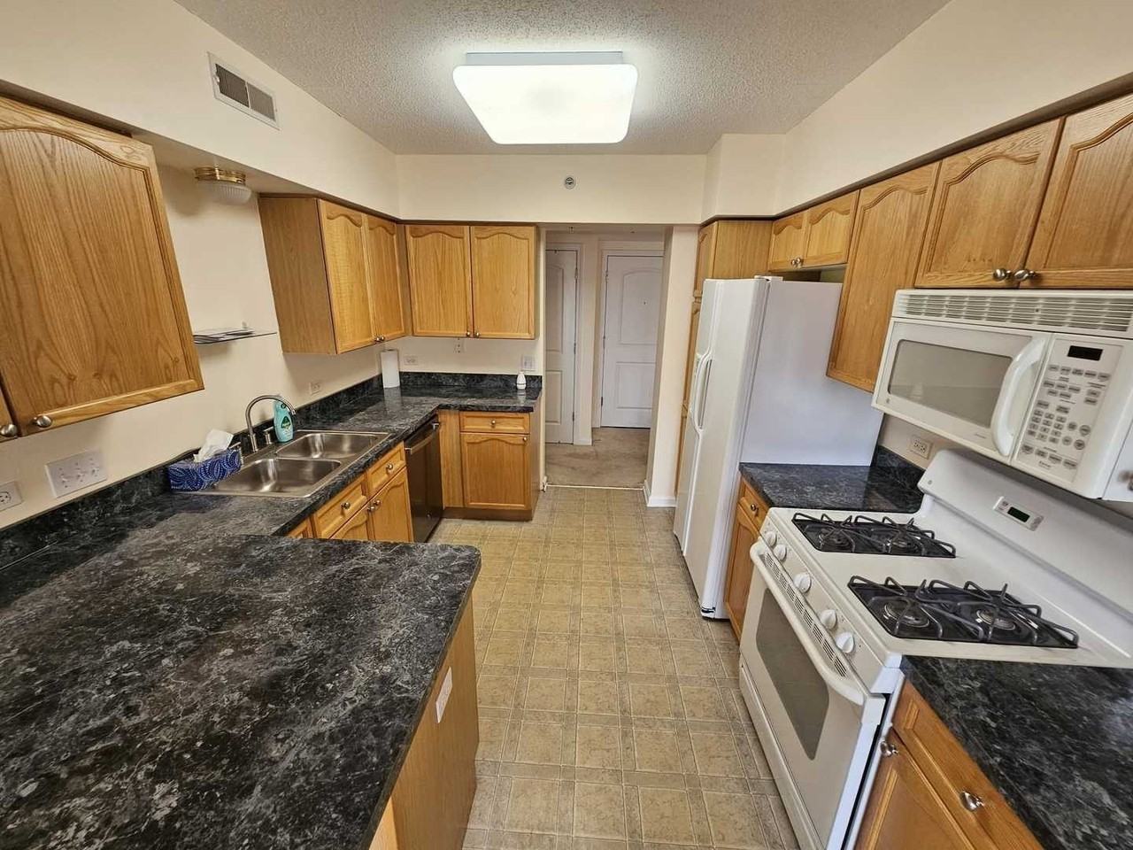 655 Perrie Dr #501 - Photo 3 of 18