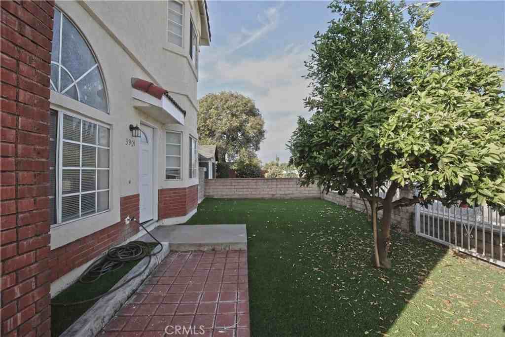 3901 Velma Ave - Photo 3 of 17