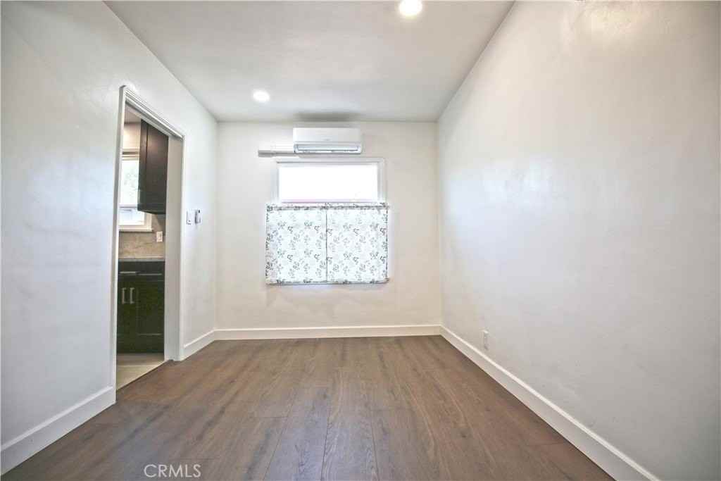 405 W Wells St - Photo 5 of 15