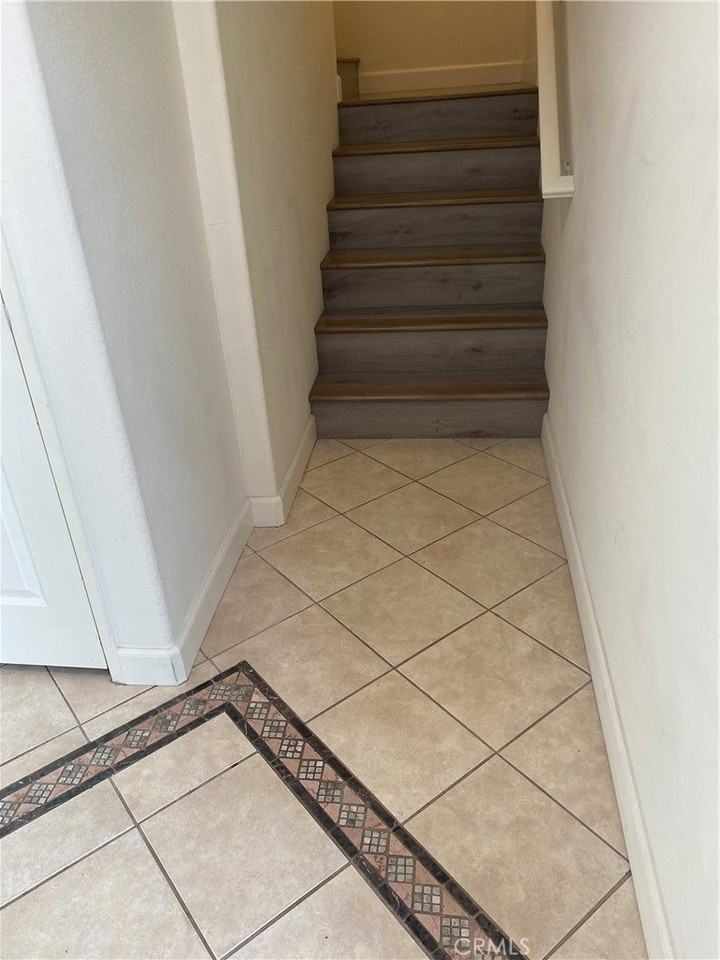 3301 Orangewood - Photo 3 of 10