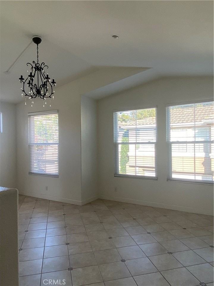 3301 Orangewood - Photo 4 of 10