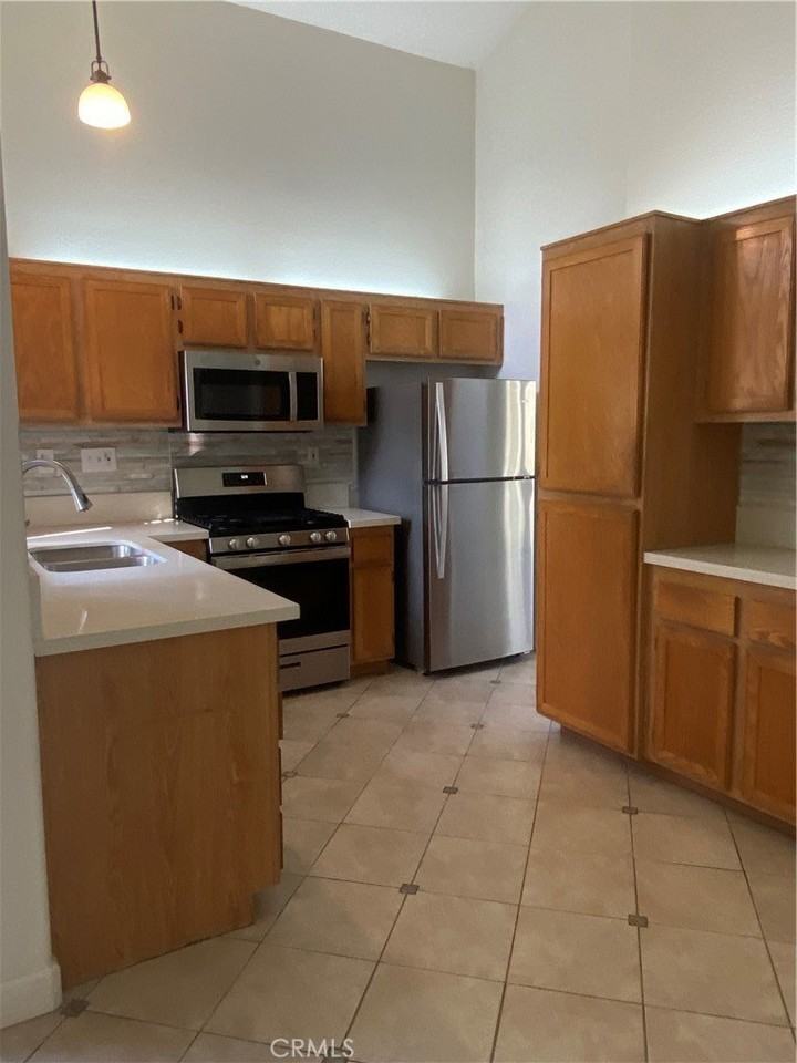 3301 Orangewood - Photo 5 of 10