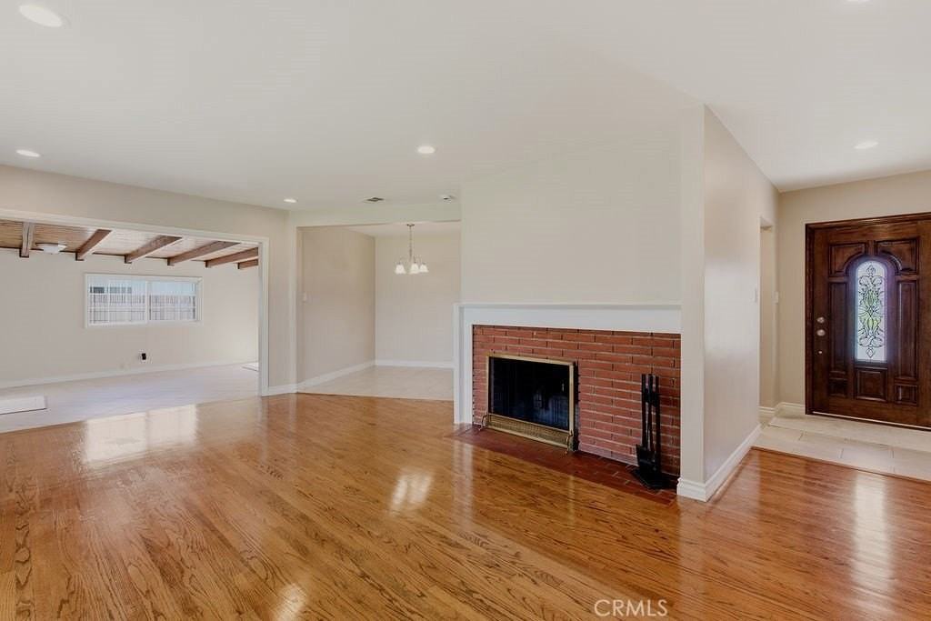 1113 W Ituni St - Photo 3 of 24