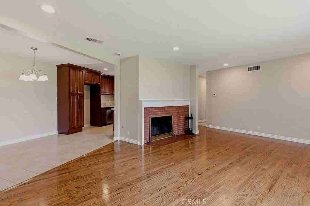 1113 W Ituni St - Photo 5 of 24
