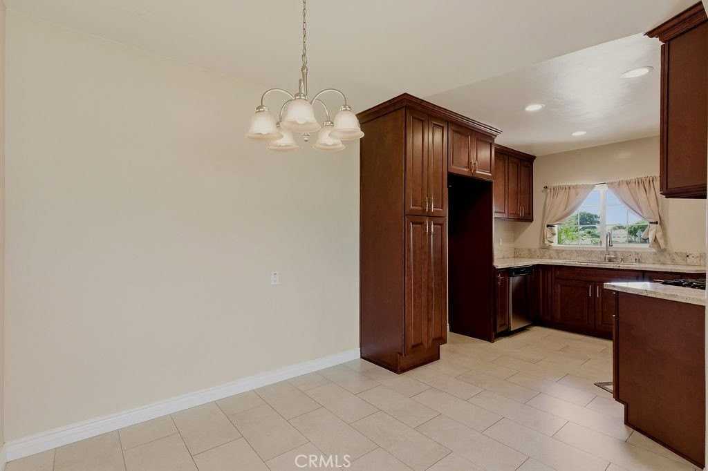 1113 W Ituni St - Photo 7 of 24