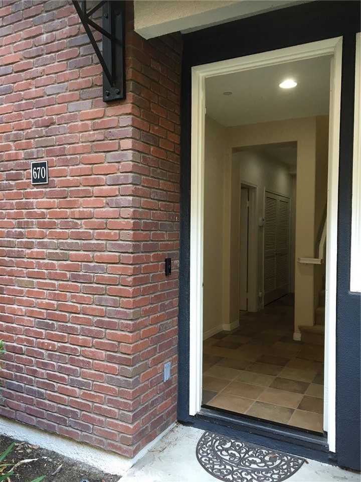 670 W 1st St - Photo 3 of 50