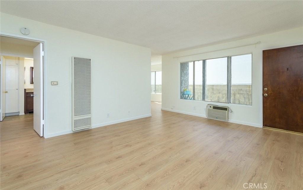 241 N Kenwood St #2 - Photo 4 of 12