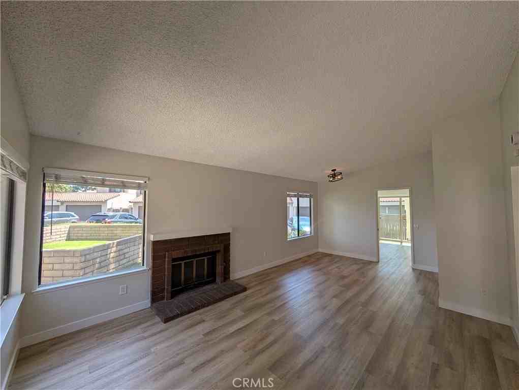 9764 Louise Way - Photo 6 of 31