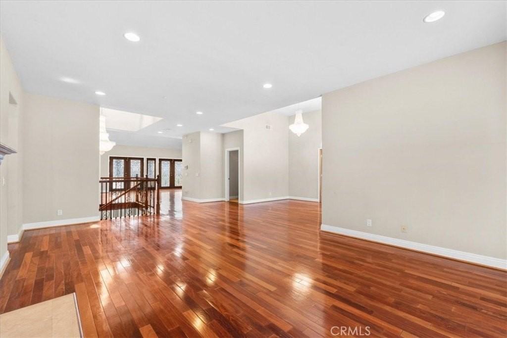 540 W 25th St - Photo 5 of 50