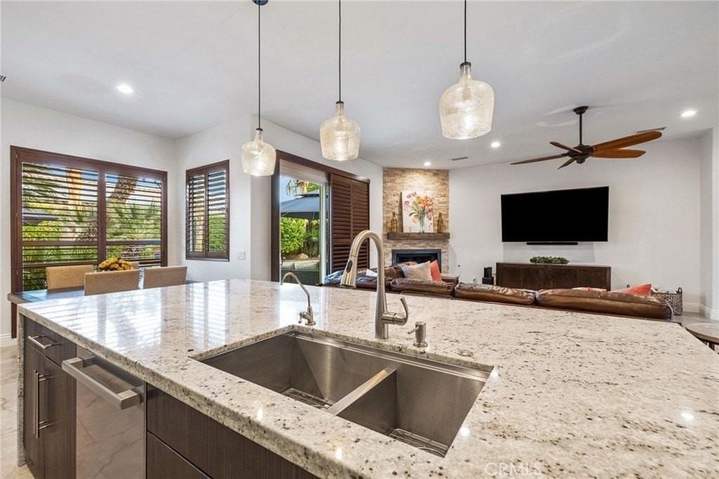 44450 Grand Canyon Ln - Photo 4 of 28
