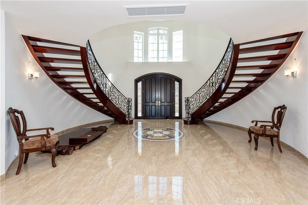1578 Jade St - Photo 4 of 50