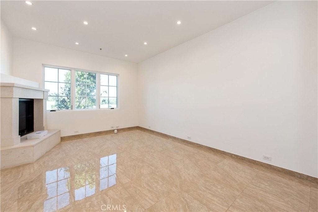 1578 Jade St - Photo 5 of 50