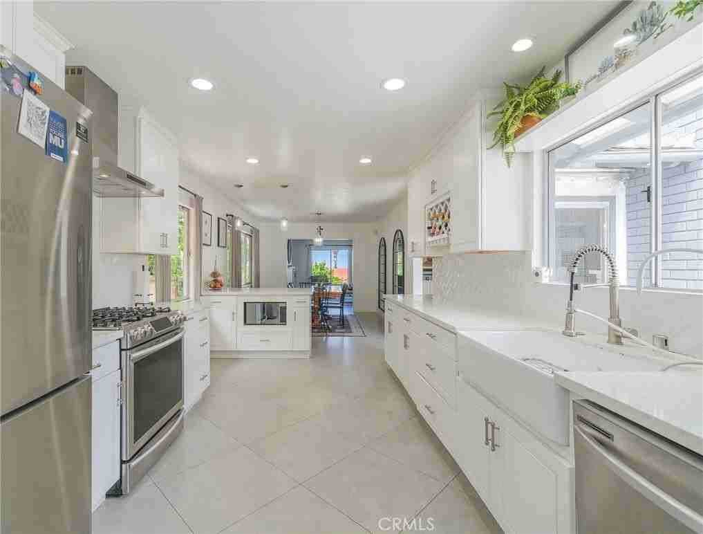 2808 Via Pacheco - Photo 7 of 23