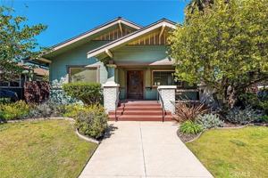 featured image of 2515 E 4th St