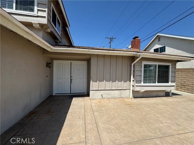 4037 S Ellesford Ave - Photo 2 of 8