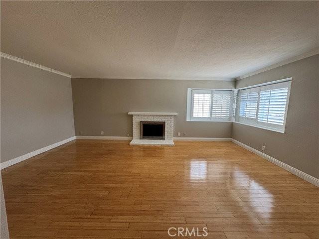 4037 S Ellesford Ave - Photo 4 of 8