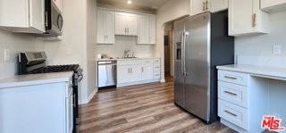 224 N Jackson St #226 - Photo 3 of 8
