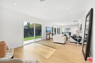 521 N Lamer St - Photo 3 of 8