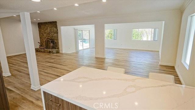 10901 Canby Ave - Photo 4 of 8