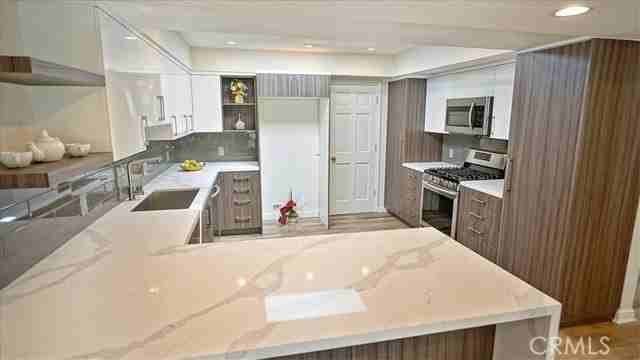10901 Canby Ave - Photo 5 of 8