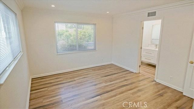 10901 Canby Ave - Photo 6 of 8