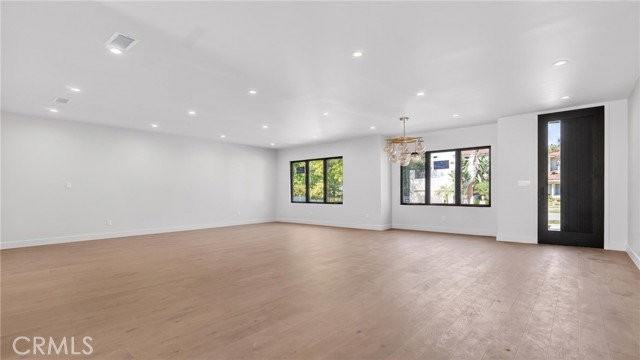 4819 Genesta Ave - Photo 4 of 8