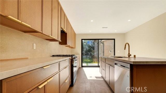 4819 Genesta Ave - Photo 7 of 8