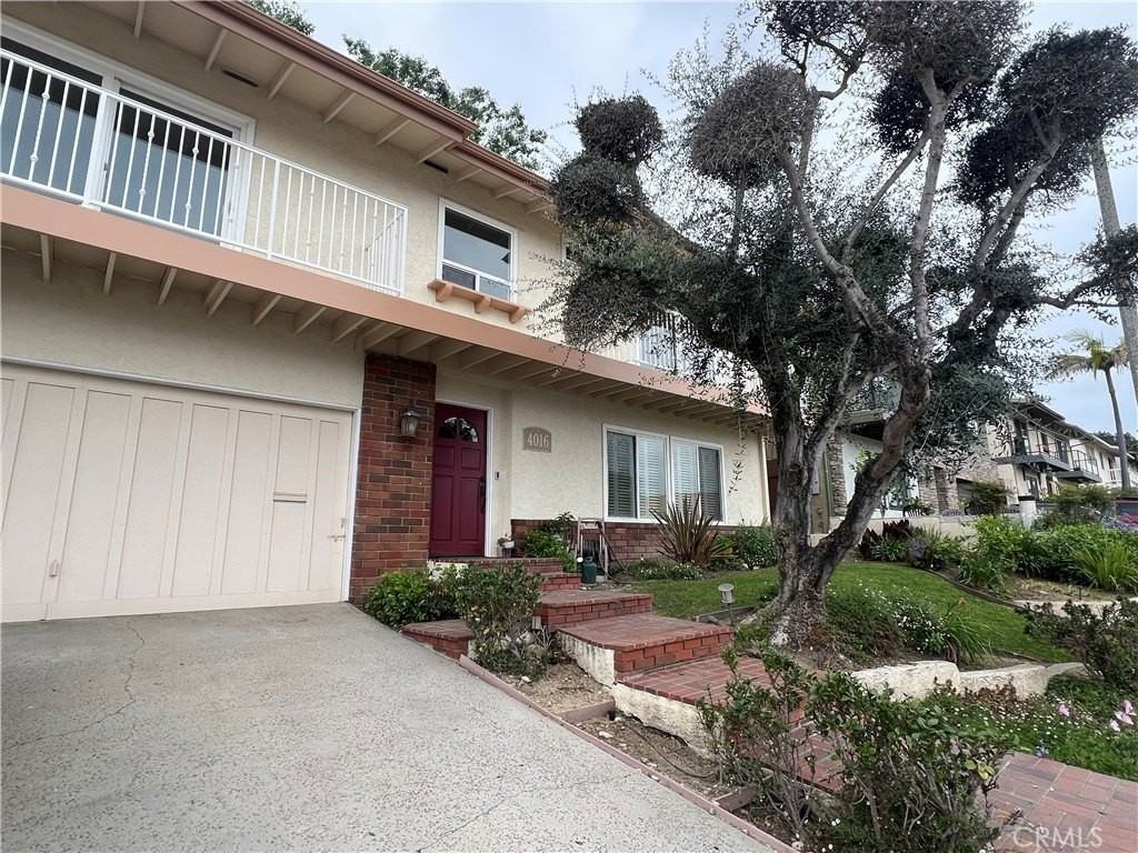 4016 Mesa St - Photo 2 of 50