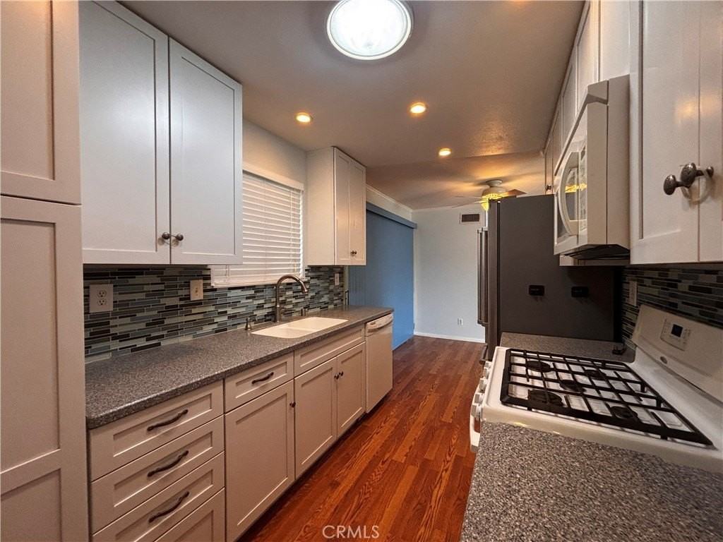 12707 Lazard St - Photo 6 of 14