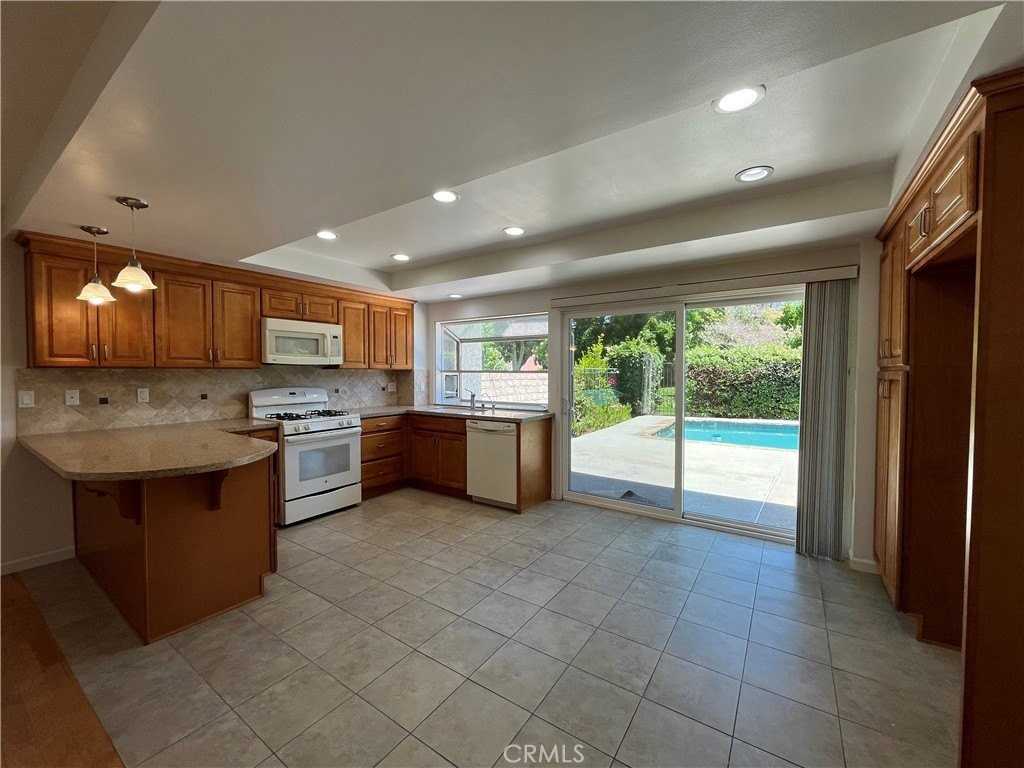 3804 Mainsail Cir - Photo 6 of 25