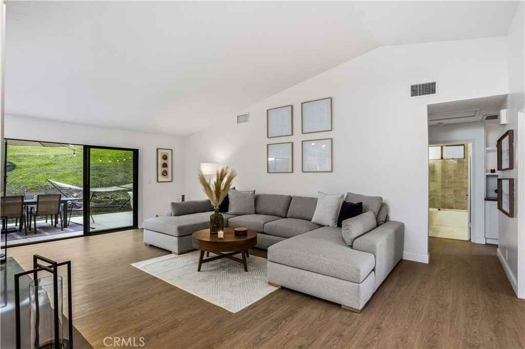 22207 Vacation Dr - Photo 7 of 31