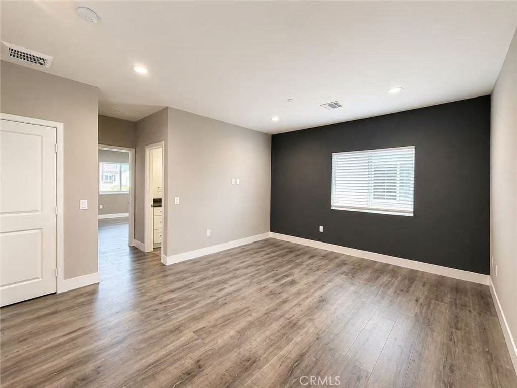 21046 E Cypress St - Photo 3 of 10