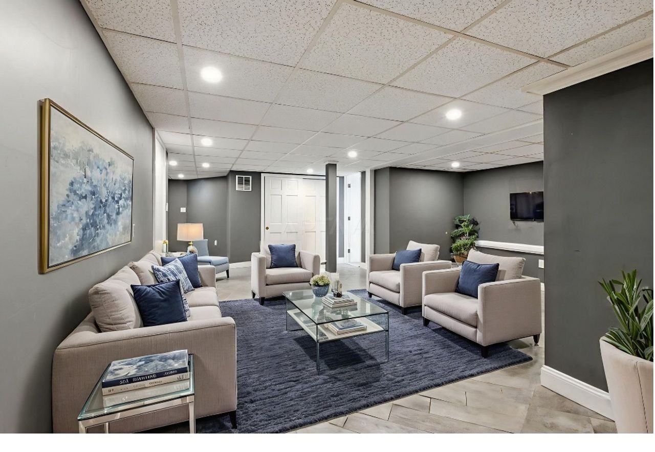 547 Broadway #1B
