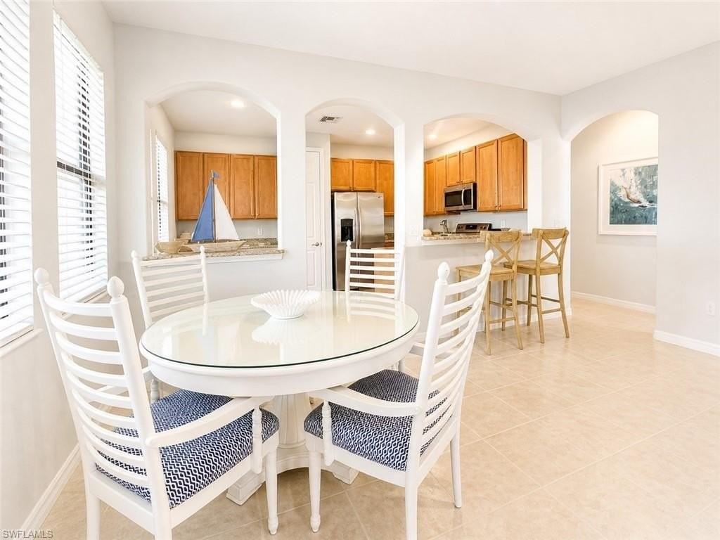 1367 Artesia Dr E #302 - Photo 6 of 34
