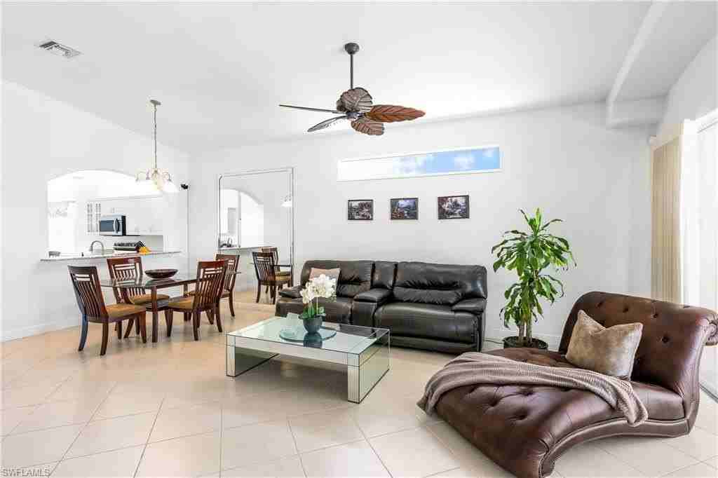 8635 Ibis Cove Cir - Photo 3 of 36