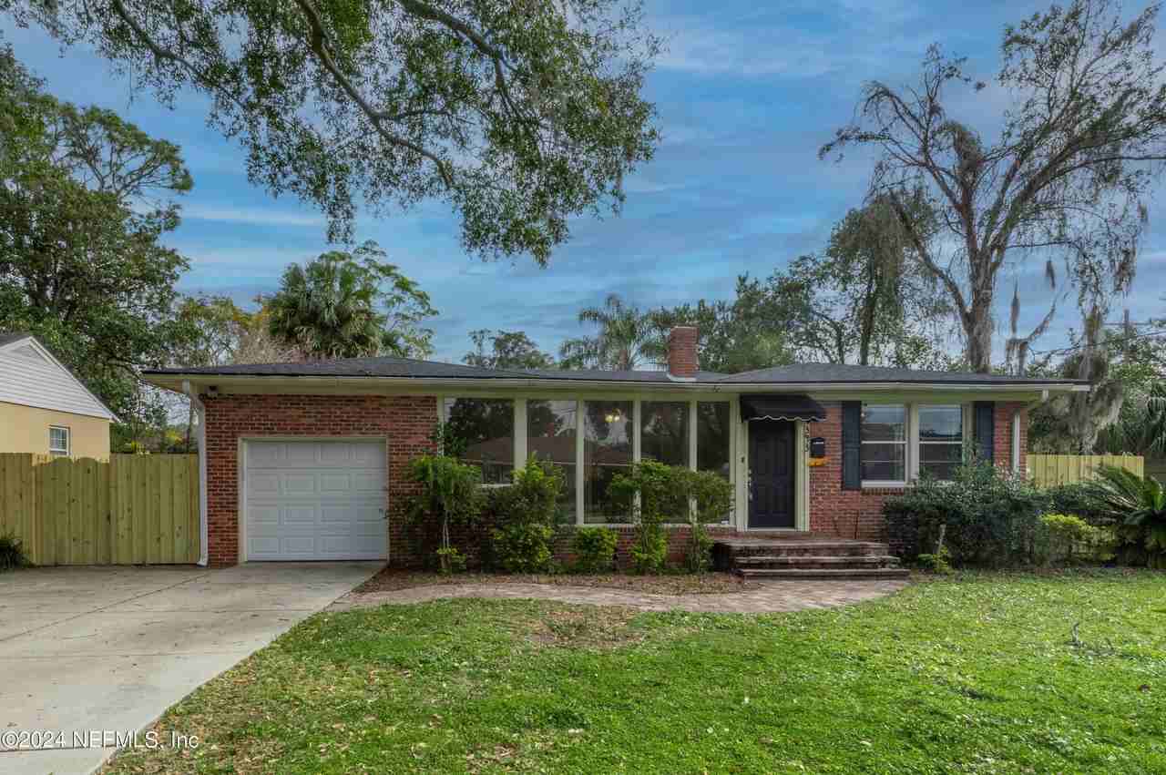 4343 Pinewood Ave - Photo 3 of 39