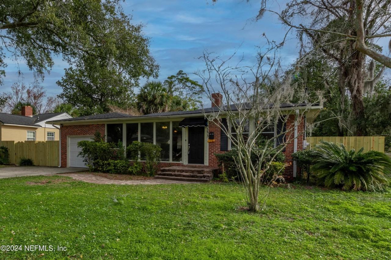 4343 Pinewood Ave - Photo 4 of 39