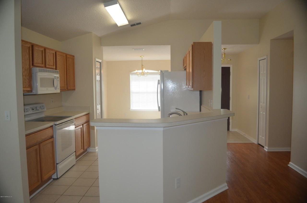 545 Prosperity Lake Dr - Photo 2 of 18