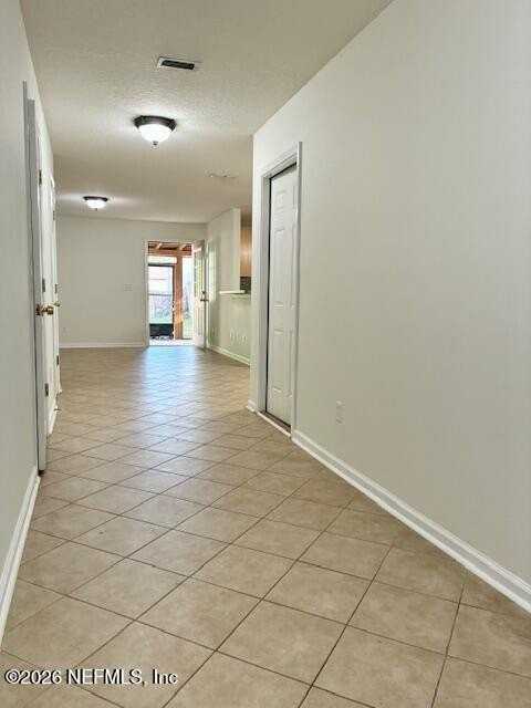 2135 Ashland St - Photo 5 of 25