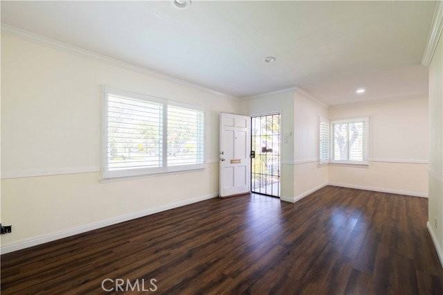 6164 Bonfair Ave - Photo 4 of 8