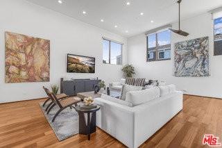 661 Broadway St - Photo 7 of 8